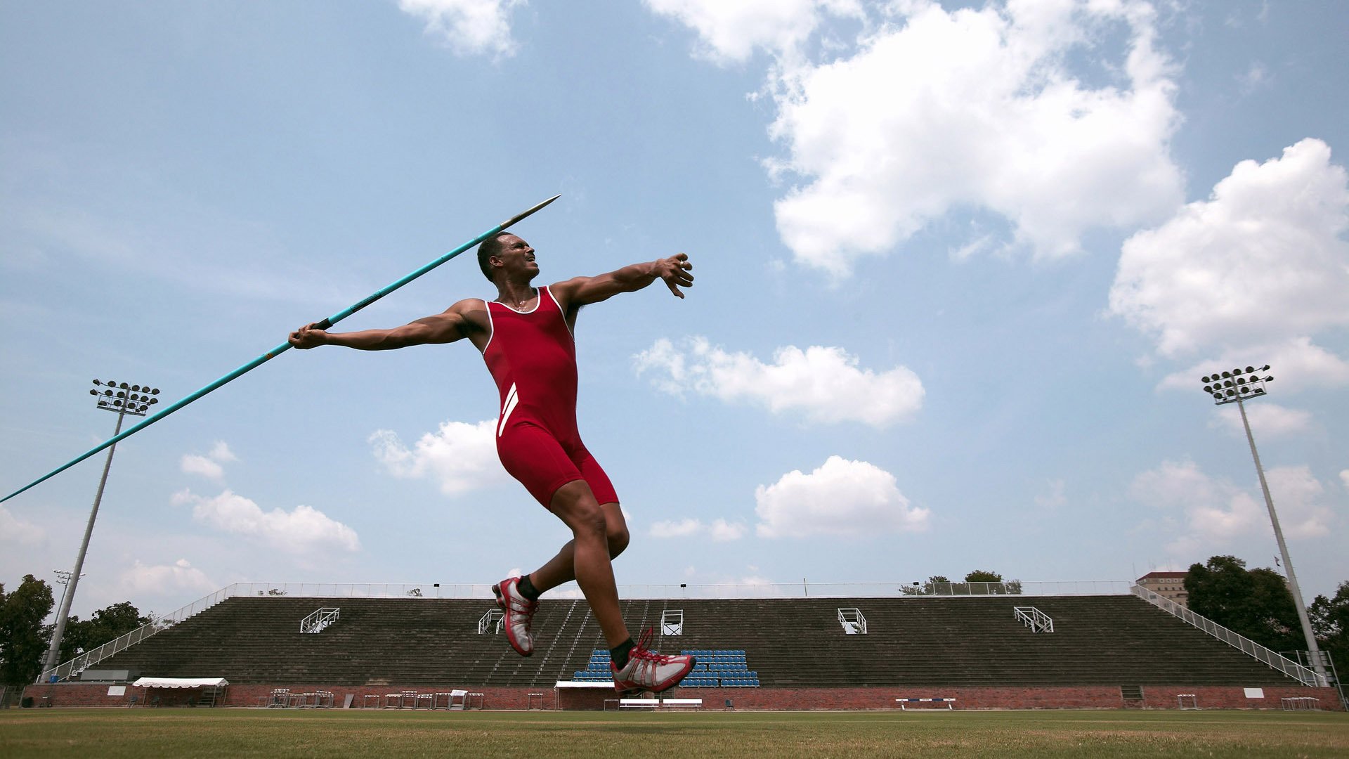 开云体育APP下载-决赛场地气候条件对比赛产生影响，场地设计中的气候条件